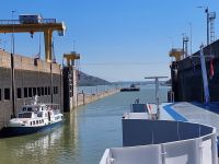 2024 Donaukreuzfahrt: Schleuse Djerdap I - Ausfahrt 2. Kammer