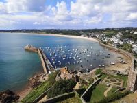 Blick auf Gorey Hafen
