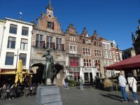 Mariken van Nijmegen und Domhäuser auf dem Grote Markt