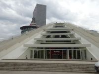 Tirana: Rundgang: Pyramide