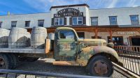 Mittagspause im Twin Cities Saloon in Longview - Alberta