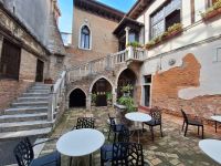 20240919_145827, immer wieder idyllische Innenhöfe.jpg