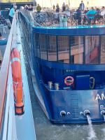 2024 Donaukreuzfahrt:  Schleuse Ybbs - Millimeterarbeit