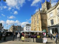 Markt an der Kirche in Cirencester