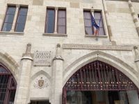 Burgund vom Feinsten - Eingang zum Klosterbereich von Cluny