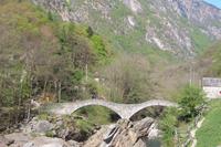 Doppelbrücke im Verzascatal