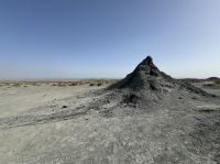 Wachsender Schlammvulkan