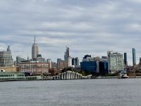 Bootsfahrt auf dem Hudson River - Blick auf Little Island