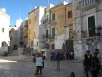 Bari...