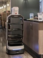 Roboter beim Servieren