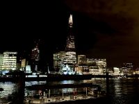 Blick vom Tower Pier über die Themse zum Shard