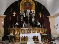 Altar in der Kirche des Höhlenbezirks: Kreuzigung Jesu
