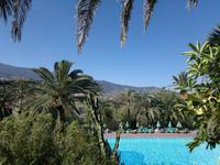Große Hotelanlage mit Meerwasserpool auf La Palma