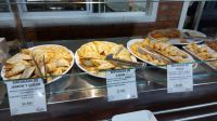 Mittagessen im Restaurant im Nationalpark Iguazu in Argentinien z.B. mit Empanadas. Foto: Anette Rietz
