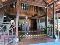 Malaysia. Taman Negara Nationalpark. Willkommen in der Mutiara Lodge