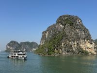 ... in der Halong-Bucht (3)