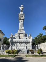 Denkmal der Feurwehrleute auf dem Friedhof