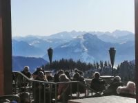 Wir genießen den Ausblick auf die Bergwelt