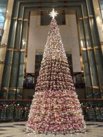 Besonderer Christbaum im Fullerton Hotel 