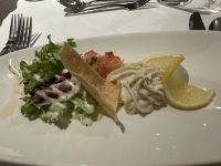 Mousse aus geräucherter Forelle mit Dill-Dressing