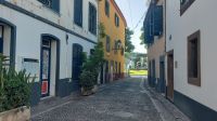 Madeira, Funchal, Rua Santa Maria mit Türbildern