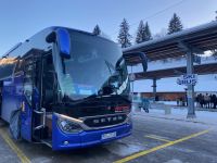 Abfahrtstelle für Ski Bus und Maik Bus