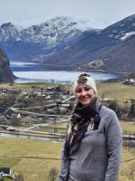 Blick über  Flåm und den Auerlandsfjord