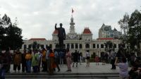 Rathaus mit Ho-Chi-Minh-Statue Saigon