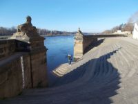 DSCN9614.JPG   Treppe zur Elbe