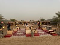 Begrüßungsdrink im Wüstencamp