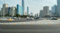 Abu Dhabi - Fahrt entlang der Corniche 