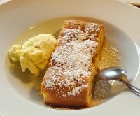 Einkehr in der Rinderplatz-Hütte  Apfelstrudel