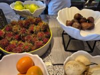 3. Seetag auf Mein Schiff 6, Kurs Koh Samui, exotisches Obst auf dem Buffet