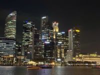 2. Tag: Ankunft in Singapur – Bankenviertel von Singapur am Abend