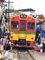 Bangkok - Maeklong Railway Market
