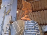 Finnland - Adlerpapagei in der Kota auf der Husky-Farm