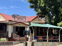 13. Tag: Tagesausflug nach Kuranda – Kuranda Hotel mit Kutsche auf dem Dach