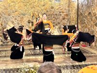 Mai Chou, Tanzvorführung