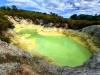 Schwefelhaltiger See in Wai-O-Taupo