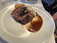 Hauptgericht: Prime Rib mit gerösteten Gewürzkrusten und Waldpilzen