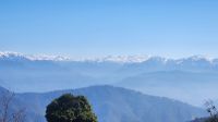 Dochula Pass - schneebedeckte Gipfel des Himalaya