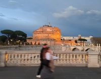 Rom. Blick zur Engelsburg am Abend