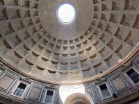 Rom. Pantheon. Fünf vor zwölf