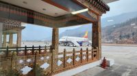 Paro Flughafen - Unser Flieger nach Nepal