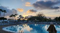 Ausblick von der Frühstücksterrasse unseres Hotels