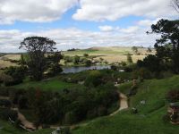 Hobbiton Movie Set, Blick von The End zum Green Dragoon