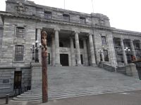 Wellington, das frühere Regierungsgebäude strahlt kühle Macht aus.