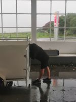 Täglich rein und raus. Walt kennt das Gewicht von jedem unserer Koffer.