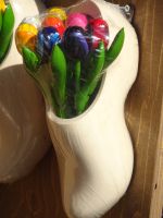 ... viele typische Souvenirs ...