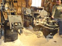 ... uralte Maschinen zur Holzschuhherstellung ...